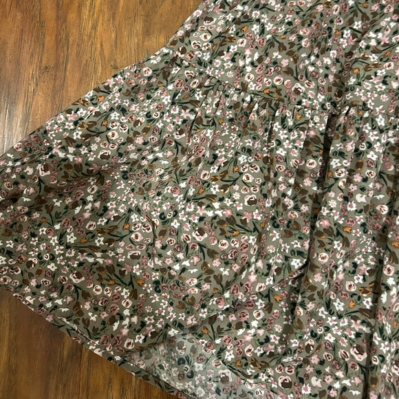 Shop The Mint Multicolored floral print long sleeve dress - Picture 3 of 9